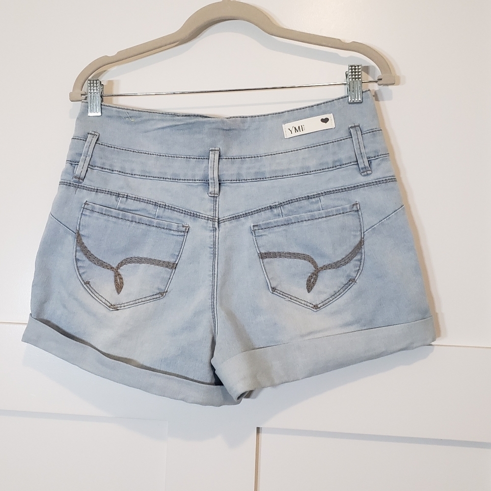 YMI WannaBettaButt? Hi Rise Stretch Lightwash Shorts Size 9 Juniors - Picture 6 of 11